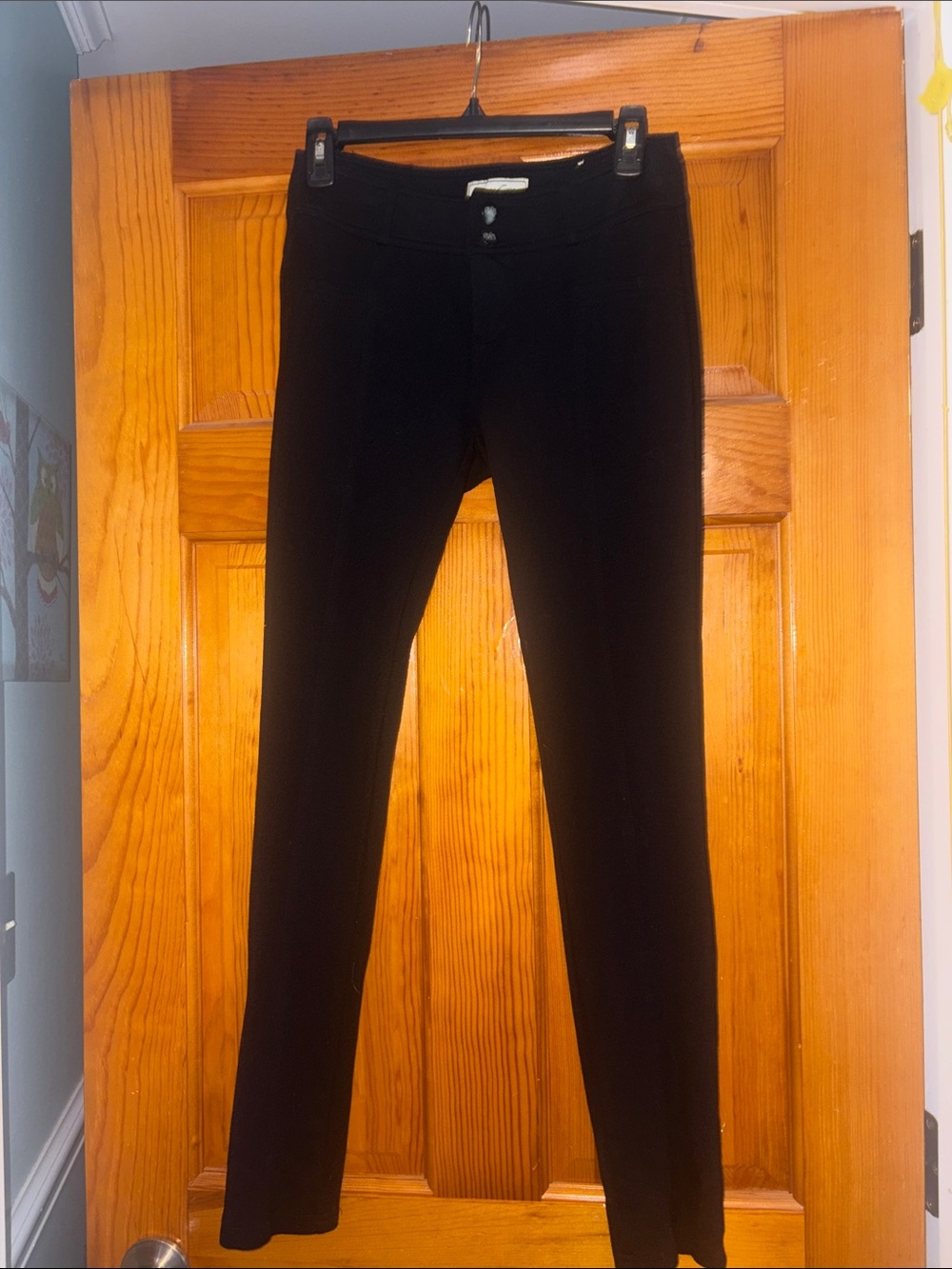 Women’s size 4 Black Skinny Jeans - Sleek Everyday Style